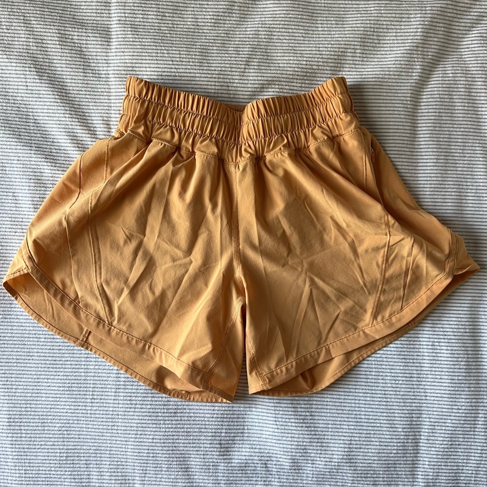 Lululemon track that Mid-Rise lined 5” short